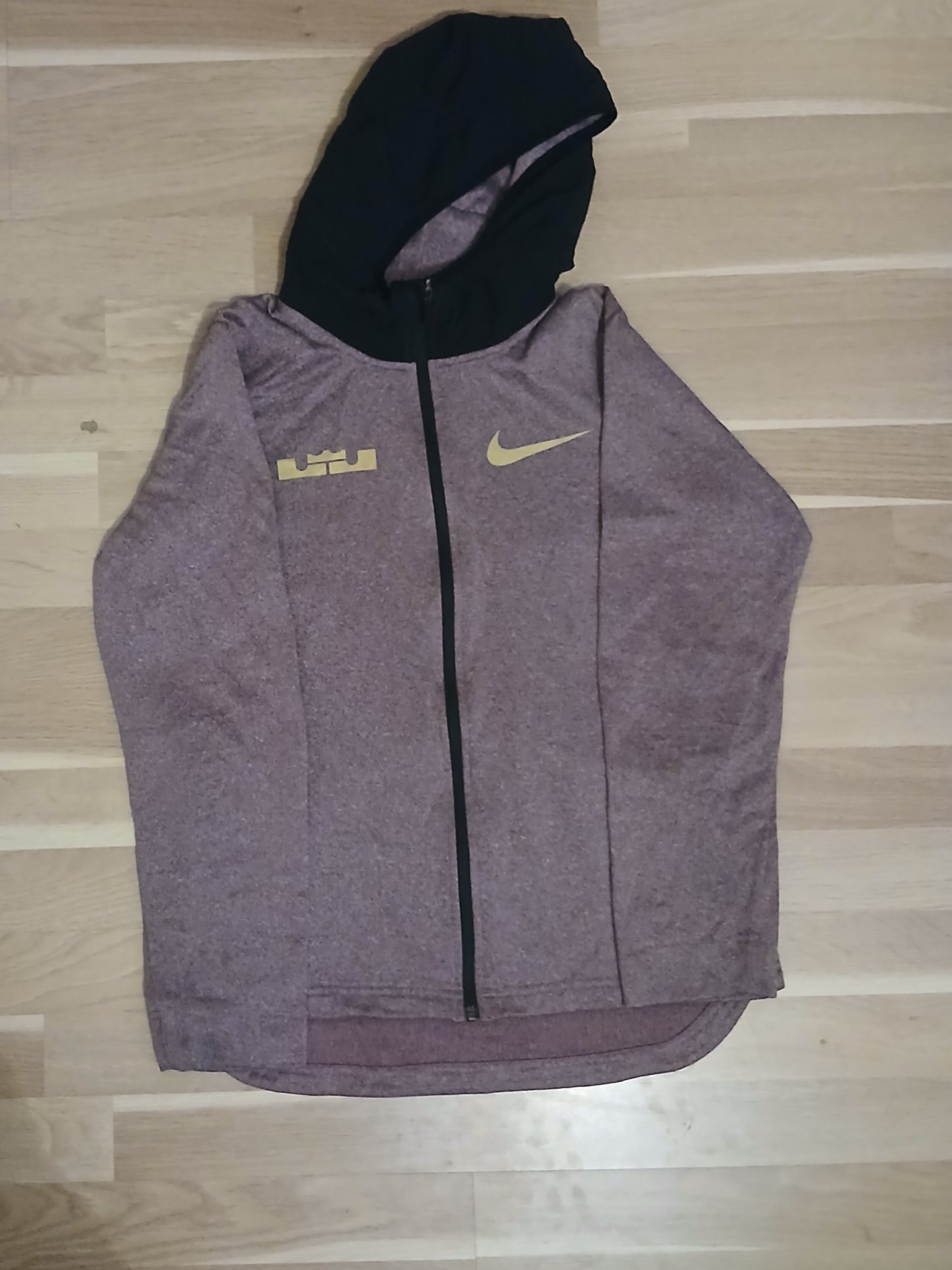 Nike LeBron James "Crown" Performance.