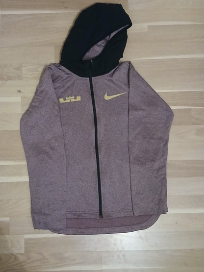 Nike LeBron James "Crown" Performance.
