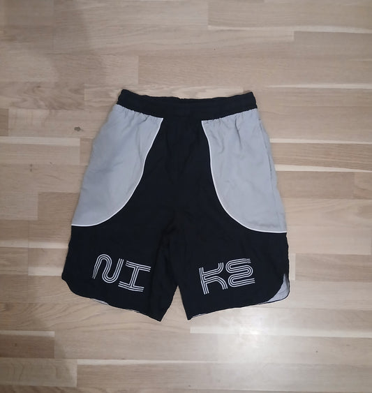 Short de Basketball Nike Vintage – Design Color-block Noir &amp; Gris – Logo Oversize